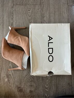 ALDO beige leather pointed toe mule heels size 6.5